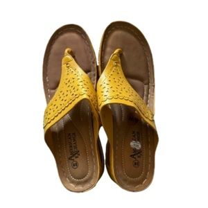 New Size 8W American Exchange Baltic Sandals Flip Flop Heels